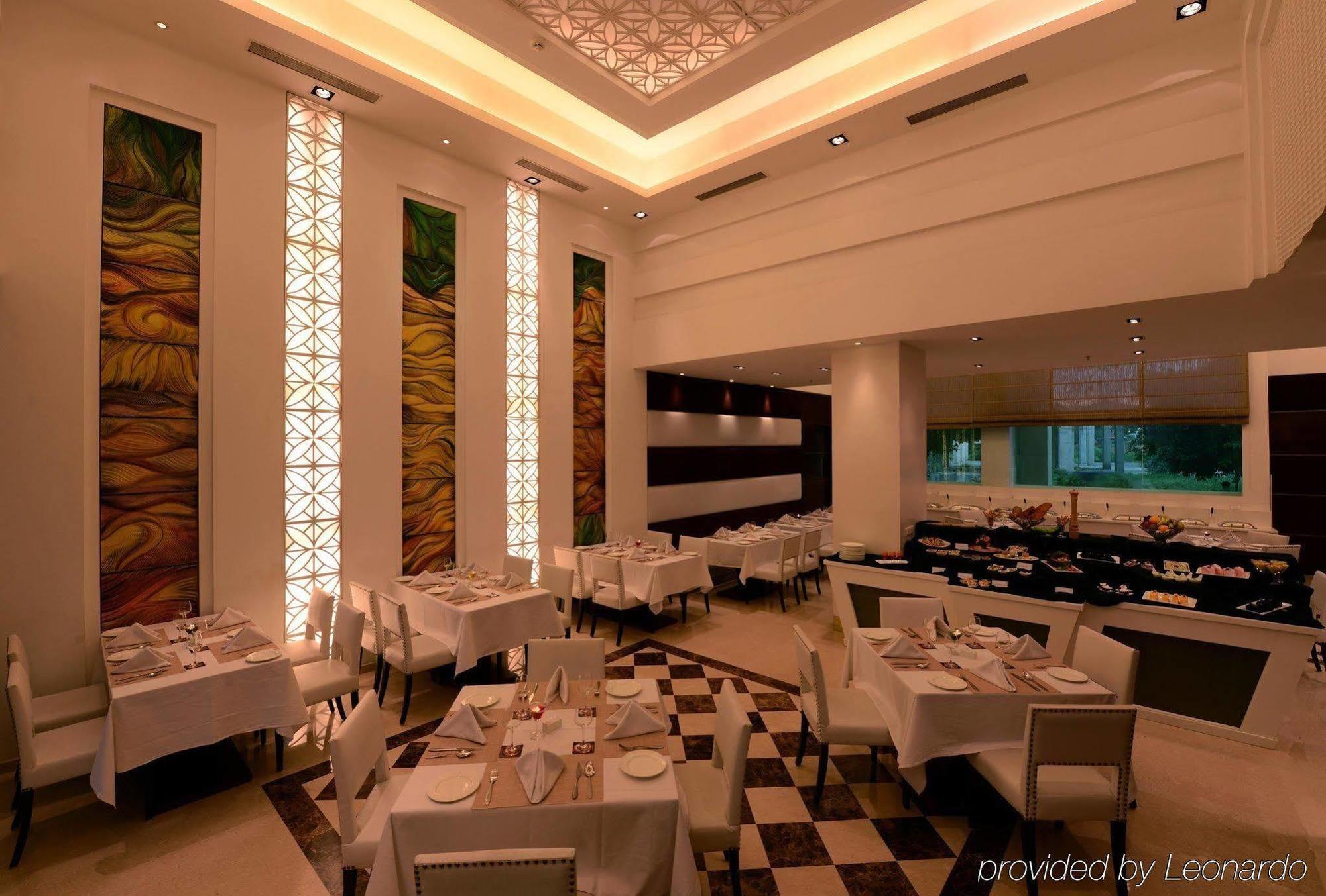 The Galgotias Hotel Gurugram Gurgaon Restaurante foto